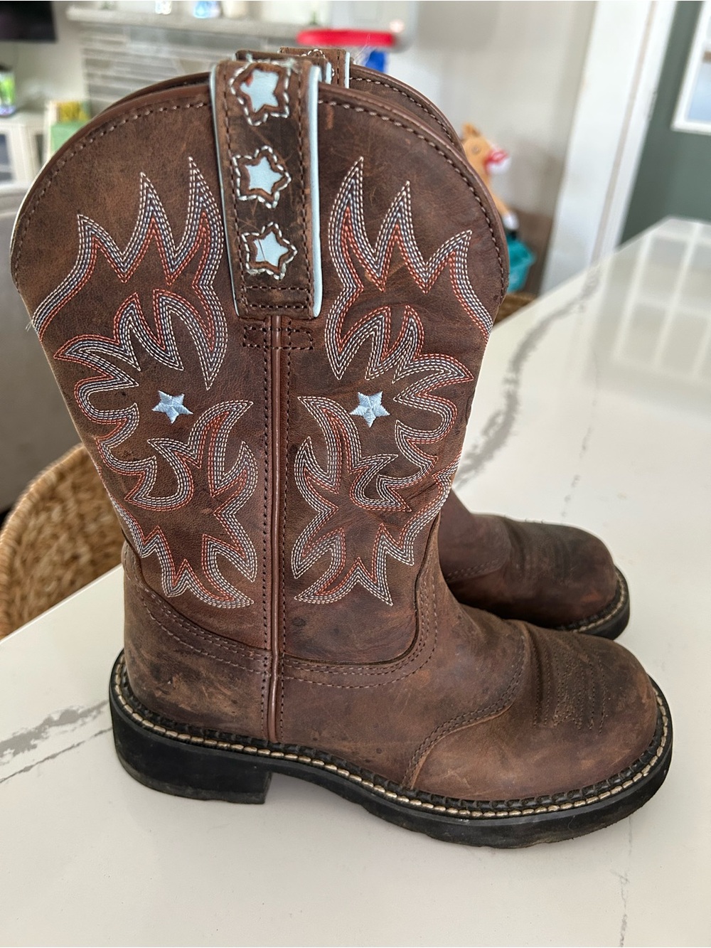 Ariat Cowboy Boots with Star Stitching size 6